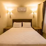 Kalamaki Flats Aparthotel *