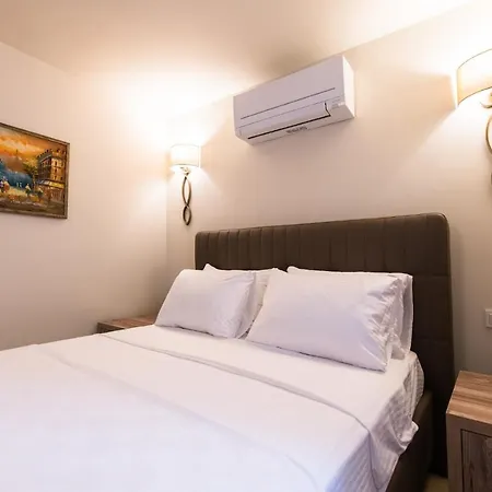 Kalamaki Flats Апарт-готель *