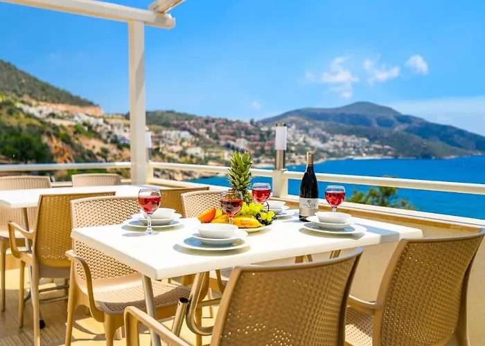 Kalamaki Flats Aparthotel